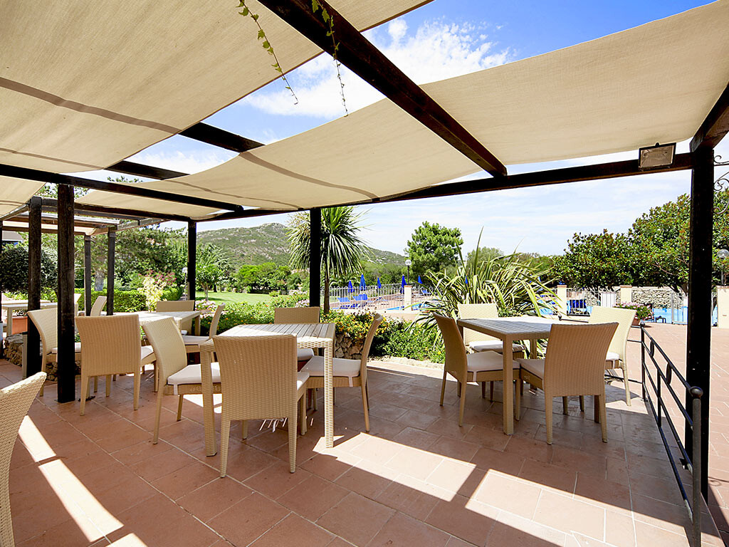 Restaurant & Bar